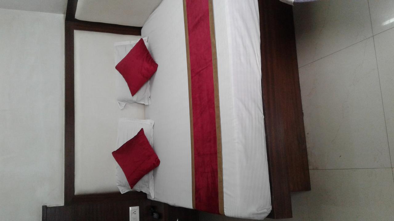 White House Tourist Lodge New Delhi Exterior photo