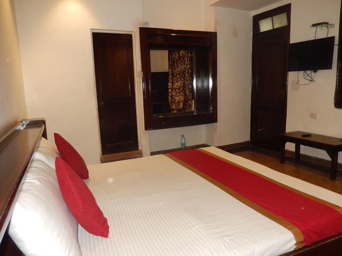 White House Tourist Lodge New Delhi Exterior photo